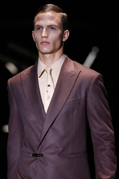 Look 1
